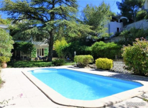 Studio équipé avec piscine partagée